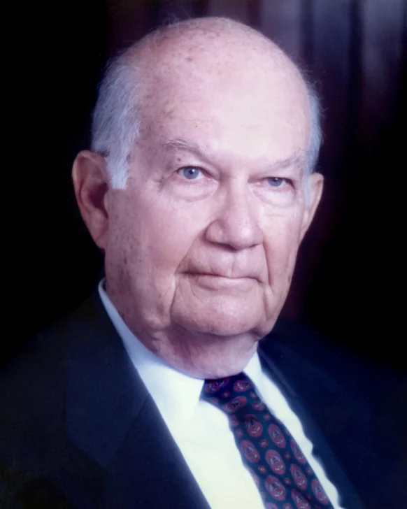 Ingeniero Luis Crouch Bogaert, reconocido empresario y promotor de organizaciones de desarrollo. Ingeniero Luis Crouch Bogaert, reconocido empresario y promotor de organizaciones de desarrollo.