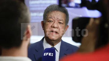 Leonel Fernández dice encuestas no le envían al retiro y no descarta aspirar en 2028: “Eso lo definen las circunstancias” Leonel Fernández dice encuestas no le envían al retiro y no descarta aspirar en 2028: “Eso lo definen las circunstancias”