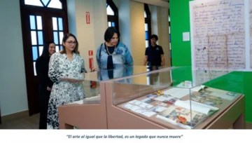 Minerva Josefina Tavárez Mirabal (Minou) recorre la muestra. Minerva Josefina Tavárez Mirabal (Minou) recorre la muestra.