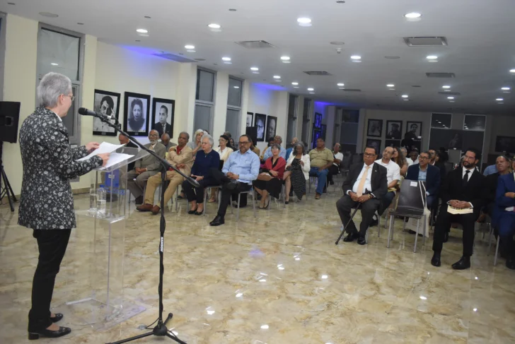 Escritores consideran que la gran novela dominicana es la suma de todas