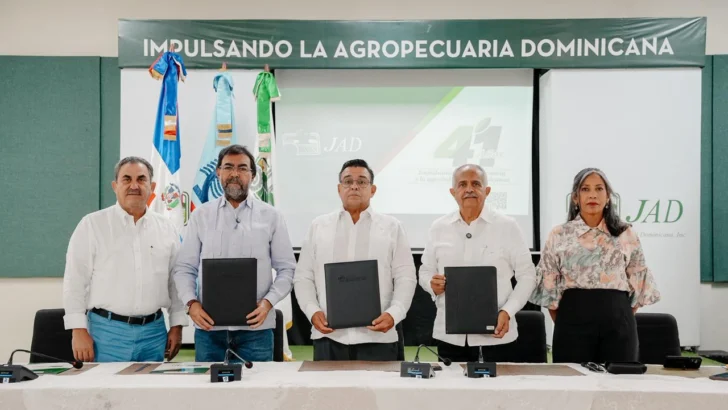 Firman convenio para promover el uso eficiente del agua en la agricultura dominicana