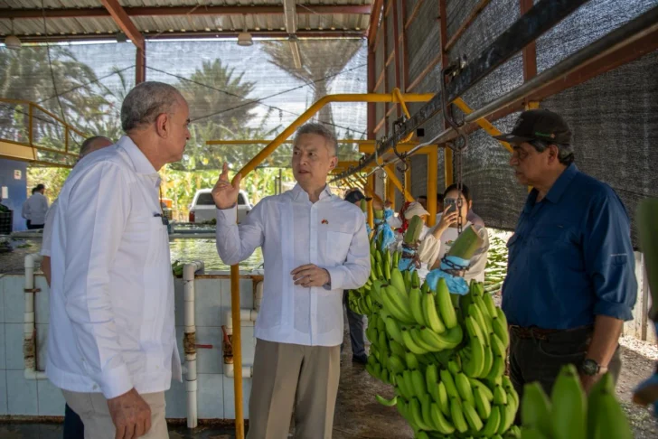 AGROESA recibe al embajador de China y reafirma 25 años de relaciones comerciales