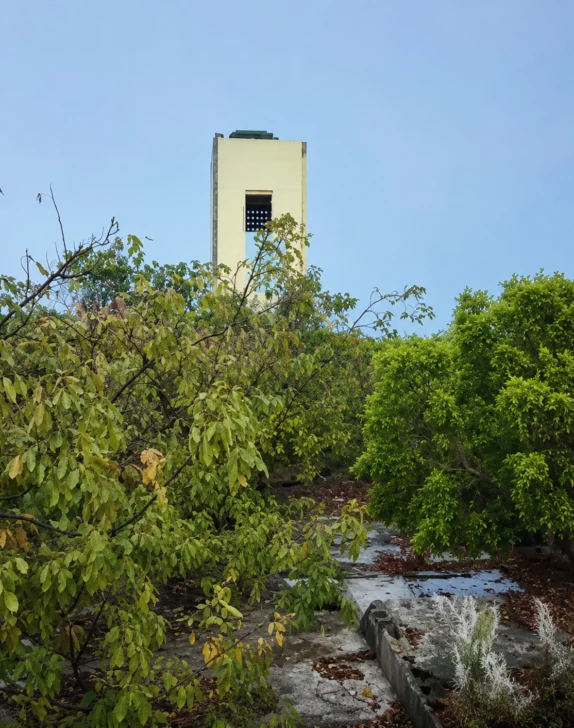 Torre-de-la-isla-Beata-574x728