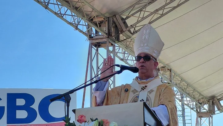 En misa de Corpus Christi, el arzobispo Héctor Rafael Rodríguez llama a enfrentar la violencia intrafamiliar desde la salud mental