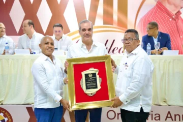 Abinader garantiza apoyo a industriales de la harina para contribuir a la estabilidad del precio del pan