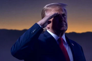 Abuchean a Donald Trump durante el himno de Estados Unidos en el Juego 3 de las Finales de la NBA Abuchean a Donald Trump durante el himno de Estados Unidos en el Juego 3 de las Finales de la NBA