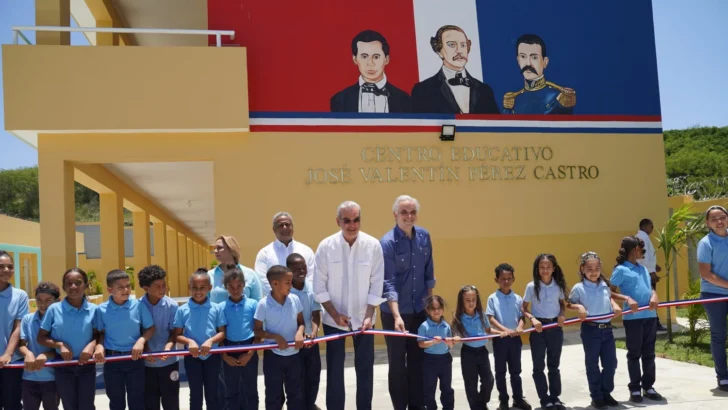 Abinader inaugura escuela en Santiago y habilita 27 aulas para nivel inicial