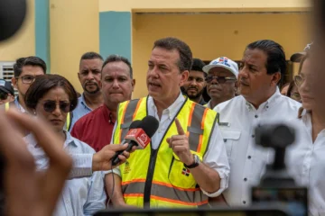 CCR de Anamuya y Palacio Municipal de San Rafael de Yuma avanzan conforme al cronograma, afirma Ito Bisonó