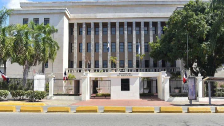 Educación remite a Hacienda los expedientes de obras reclamadas bajo la Ley 16-26 Educación remite a Hacienda los expedientes de obras reclamadas bajo la Ley 16-26