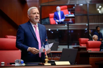 Taveras cuestiona sobregiro de RD$45 mil millones en el sector eléctrico