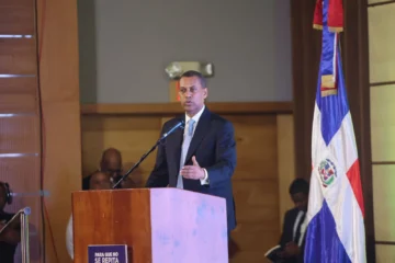 Guido Gómez Mazara presenta su libro Para que no se repita