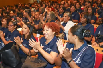Habilitan a 216 nuevas cuidadoras para atender adultos mayores en el Gran Santo Domingo Habilitan a 216 nuevas cuidadoras para atender adultos mayores en el Gran Santo Domingo