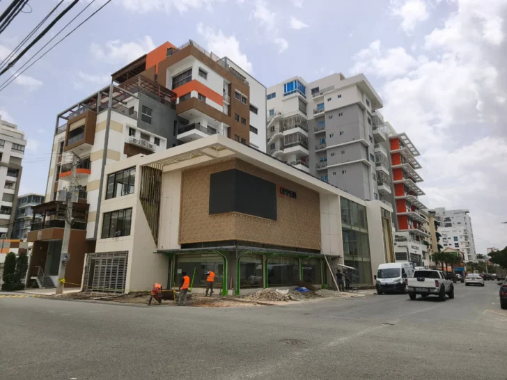 Desigualdad urbana en Santo Domingo: cómo una sola calle separa la riqueza de la pobreza en la capital dominicana