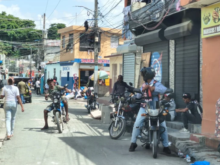 Desigualdad urbana en Santo Domingo: cómo una sola calle separa la riqueza de la pobreza en la capital dominicana