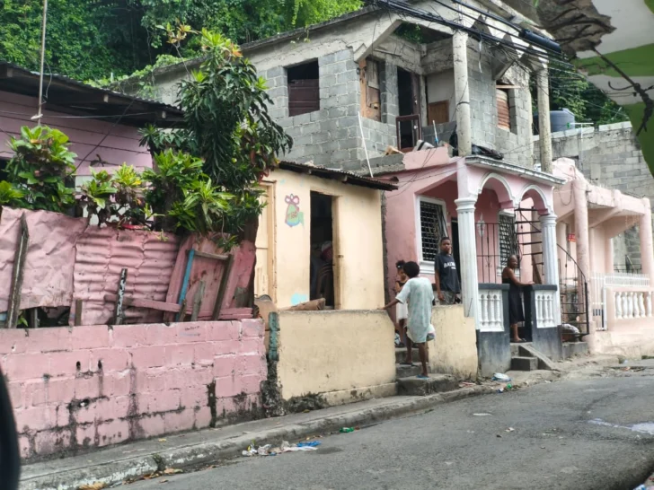 Desigualdad urbana en Santo Domingo: cómo una sola calle separa la riqueza de la pobreza en la capital dominicana