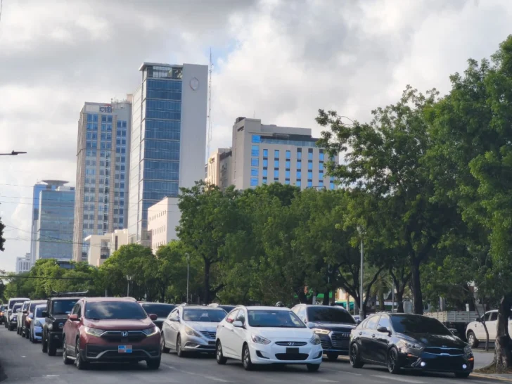 Desigualdad urbana en Santo Domingo: cómo una sola calle separa la riqueza de la pobreza en la capital dominicana