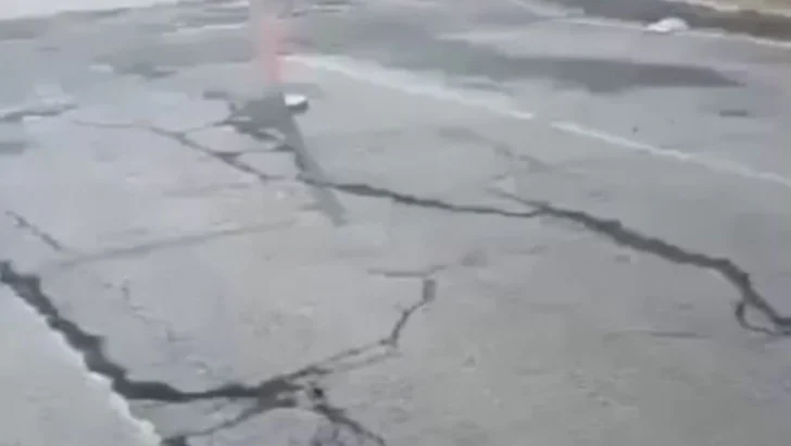 Colapsa puente que une La Guaira y Caraballeda tras réplica sísmica