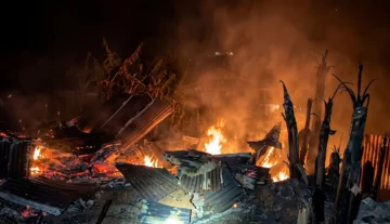 Incendio en La Lomita destruye siete viviendas