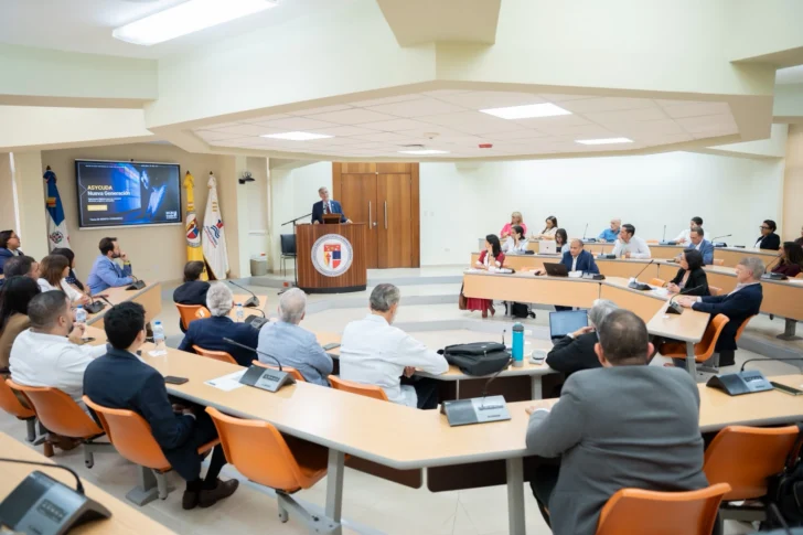 ANRD y PUCMM promueven buenas prácticas para reducir costos logísticos en República Dominicana