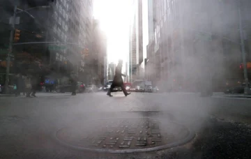 La policía de Nueva York investiga videos de hombres saliendo de las alcantarillas de la ciudad