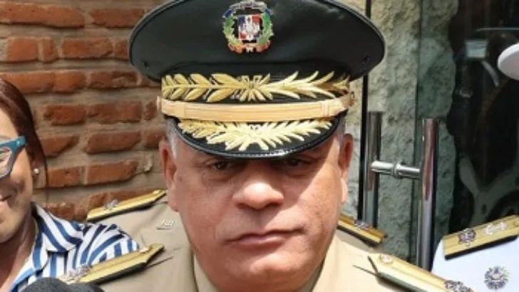 Ministro de Defensa advierte retiro deshonroso a oficiales condenados por corrupción si hay sentencia definitiva Ministro de Defensa advierte retiro deshonroso a oficiales condenados por corrupción si hay sentencia definitiva