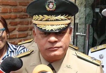 Ministro de Defensa advierte retiro deshonroso a oficiales condenados por corrupción si hay sentencia definitiva