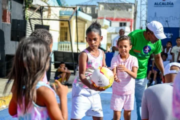 Alcaldía de Santiago lanza programa “Cultura Territorial, Barrios y Comunidades” en el Ensanche Bermúdez