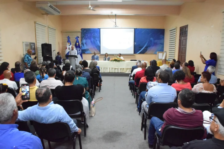 El Recinto Santiago de la UASD celebró el 32 aniversario del Taller Literario Virgilio Díaz Grullón con el reconocimiento anual 2026 El Recinto Santiago de la UASD celebró el 32 aniversario del Taller Literario Virgilio Díaz Grullón con el reconocimiento anual 2026