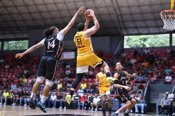 Metros derrotan a los Gigantes y se quedan con el primer lugar de la fase regular Metros derrotan a los Gigantes y se quedan con el primer lugar de la fase regular