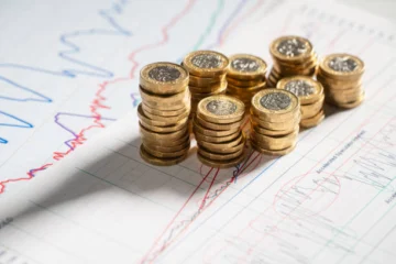 Economistas veían improbable una reforma tributaria este año, pero el Gobierno afina su presentación