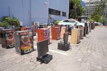 Policía ocupa 87 máquinas tragamonedas ilegales en Santo Domingo y San Cristóbal Policía ocupa 87 máquinas tragamonedas ilegales en Santo Domingo y San Cristóbal