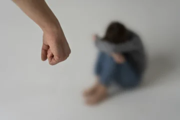 La violencia sigue educando: uno de cada dos niños dominicanos sufre agresiones psicológicas en el hogar