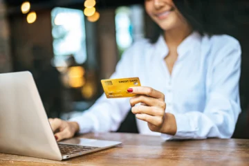 ¿Quién abrió la puerta al fraude? El riesgo de guardar tu tarjeta en una página web del internet