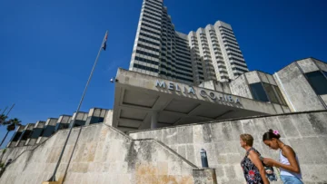 Cuba: La retirada del grupo hotelero Meliá debilita aún más el turismo de la isla