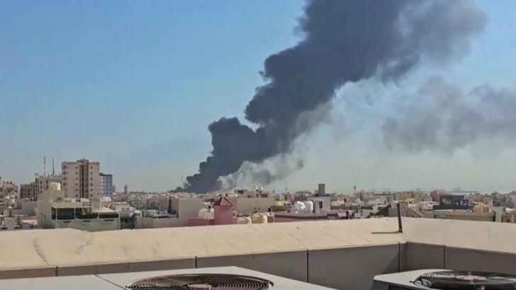 Iran responde a bombardeos estadounidenses atacando sus sistemas de defensa y radares
