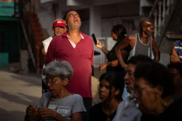 Los nervios se mantienen entre habitantes de La Guaira un mes después del doble terremoto Los nervios se mantienen entre habitantes de La Guaira un mes después del doble terremoto