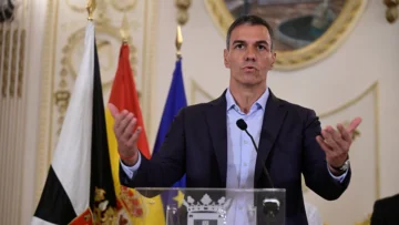 Pedro Sánchez denuncia Pedro Sánchez denuncia