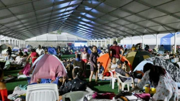 No quiero morir en un refugio: la vida suspendida de miles de damnificados tras los terremotos en Venezuela No quiero morir en un refugio: la vida suspendida de miles de damnificados tras los terremotos en Venezuela