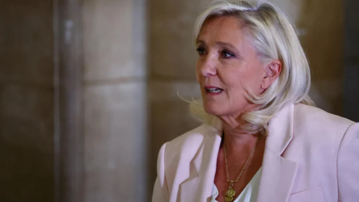 En directo: Le Pen se reúne con su partido tras reducción de condena que la habilitaría para las presidenciales de 2027