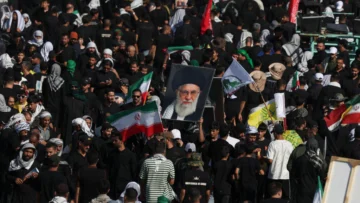 En imágenes: el último adiós al exlíder supremo de Irán Alí Jamenei trasciende fronteras con actos en Irak y Líbano En imágenes: el último adiós al exlíder supremo de Irán Alí Jamenei trasciende fronteras con actos en Irak y Líbano