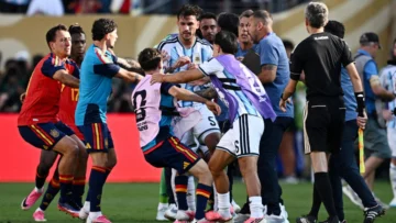 La FIFA abre procedimiento contra Argentina por pancarta de las Malvinas e incidentes en la final del Mundial