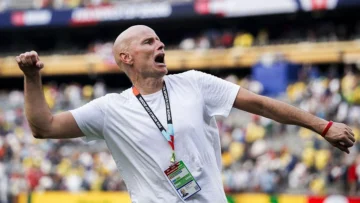 El exfutbolista que estuvo muerto durante 7 minutos y ahora como entrenador llevó a Noruega a eliminar a Brasil en el Mundial El exfutbolista que estuvo muerto durante 7 minutos y ahora como entrenador llevó a Noruega a eliminar a Brasil en el Mundial