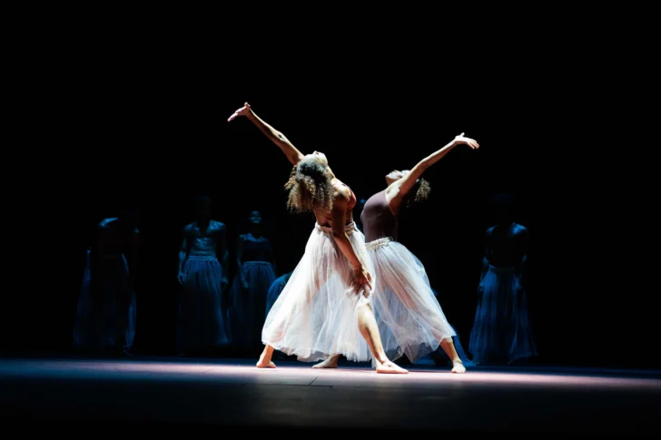 Compañía de Danza Contemporánea abre temporada 2026 con la obra 'Carmesí' Compañía de Danza Contemporánea abre temporada 2026 con la obra 'Carmesí'