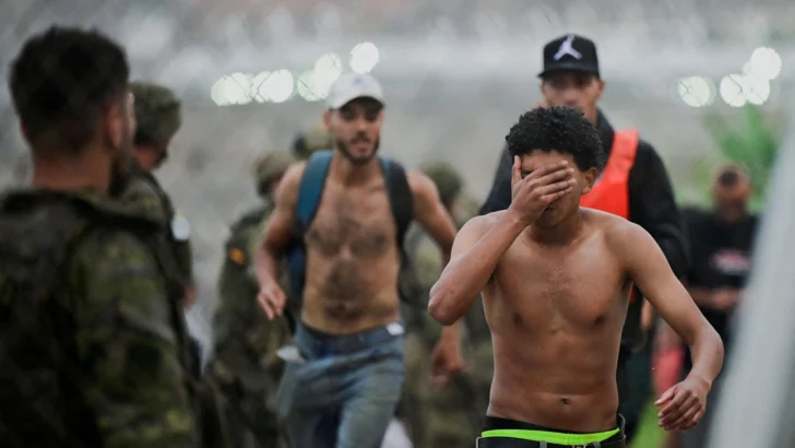 España intenta contener la crisis migratoria en Ceuta: 48.000 personas ya han regresado a Marruecos y aumenta a 57 el número de muertos
