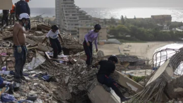 No los vamos a abandonar bajo las ruinas: un mes después, Venezuela sigue desenterrando a sus muertos