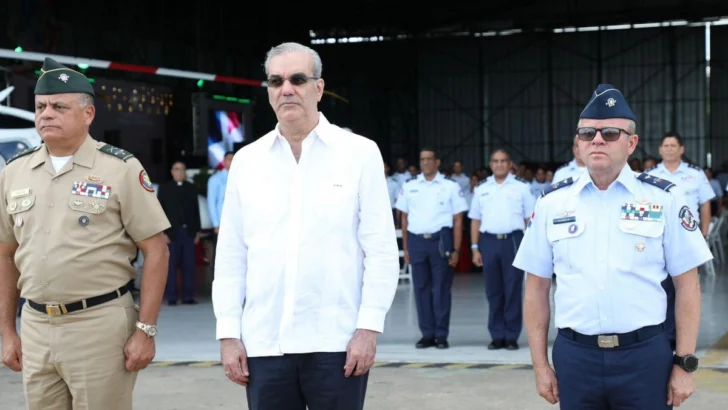 Cambios militares: El relevo del mando aéreo enfrenta trayectoria militar, vínculos políticos y el peso histórico de los pilotos dentro de la institución