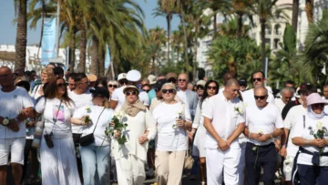 Una marcha silenciosa abre los homenajes por los diez años del atentado yihadista de Niza Una marcha silenciosa abre los homenajes por los diez años del atentado yihadista de Niza