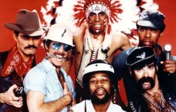 Muere Victor Willis, el policía (y marinero) de la emblemática banda de música disco Village People Muere Victor Willis, el policía (y marinero) de la emblemática banda de música disco Village People