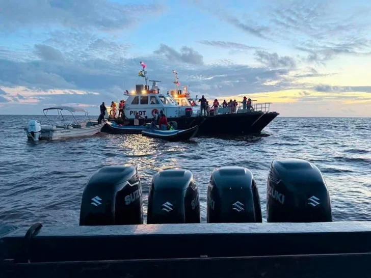 Sube a 67, incluidos 15 niños, los rescatados tras volcar ferry con 133 viajeros en Guyana Sube a 67, incluidos 15 niños, los rescatados tras volcar ferry con 133 viajeros en Guyana