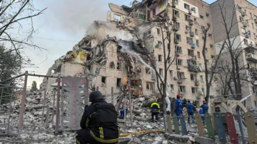 Rusia lanza un ataque masivo contra Kiev: suben a 17 los muertos, según los servicios de emergencia